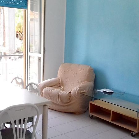 2 Bedrooms Appartement At Pescara 300 M Away From The Beach With Balcony And Wifi Kültér fotó