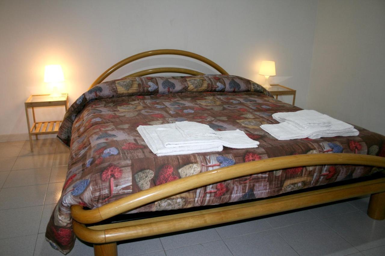 2 Bedrooms Appartement At Pescara 300 M Away From The Beach With Balcony And Wifi Kültér fotó