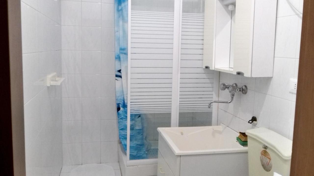 2 Bedrooms Appartement At Pescara 300 M Away From The Beach With Balcony And Wifi Kültér fotó