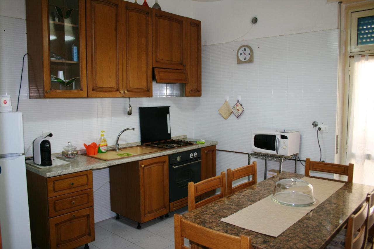 2 Bedrooms Appartement At Pescara 300 M Away From The Beach With Balcony And Wifi Kültér fotó