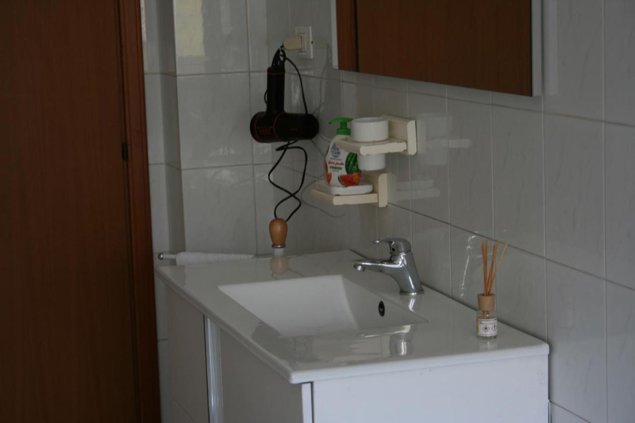 2 Bedrooms Appartement At Pescara 300 M Away From The Beach With Balcony And Wifi Kültér fotó