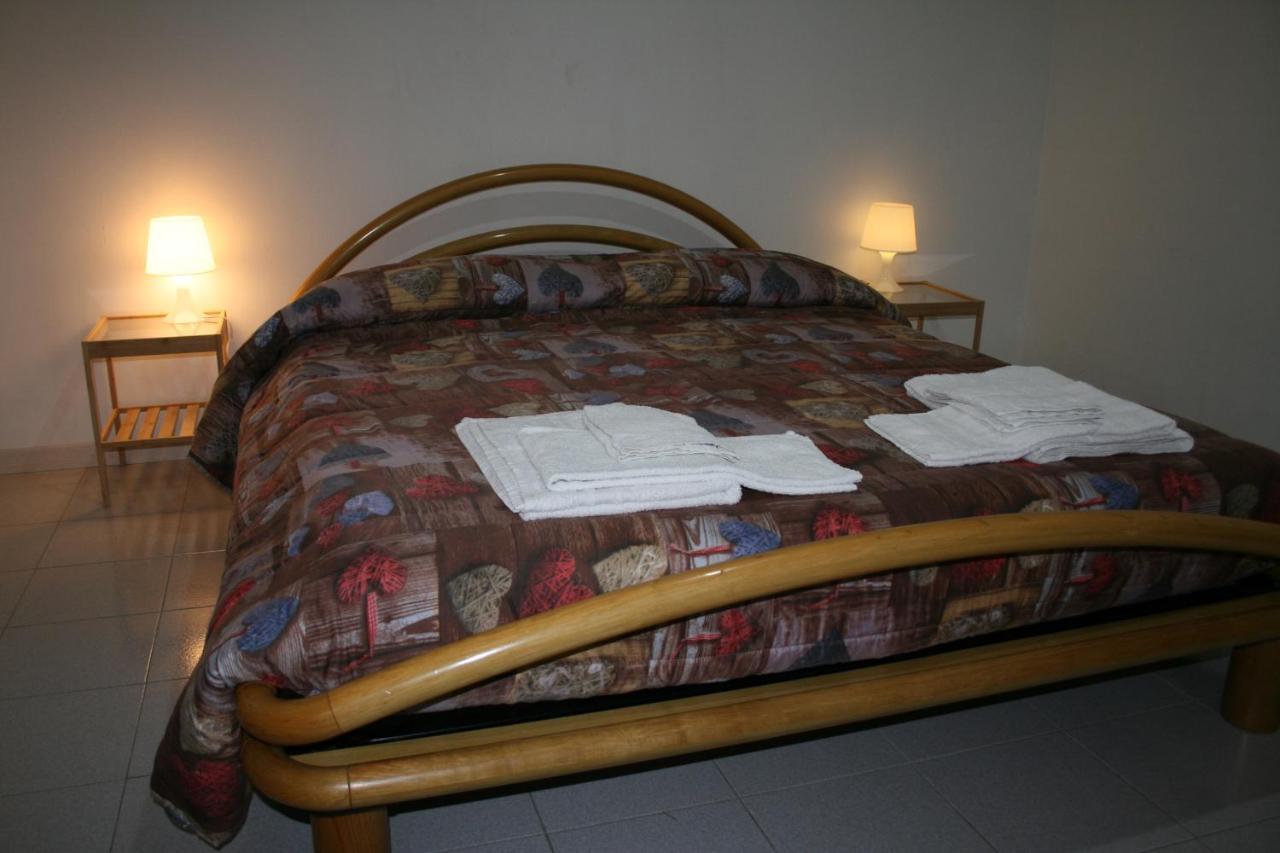 2 Bedrooms Appartement At Pescara 300 M Away From The Beach With Balcony And Wifi Kültér fotó